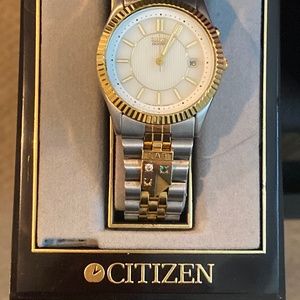 Vintage EUC citizens men’s watch- with original box. Needs new battery.